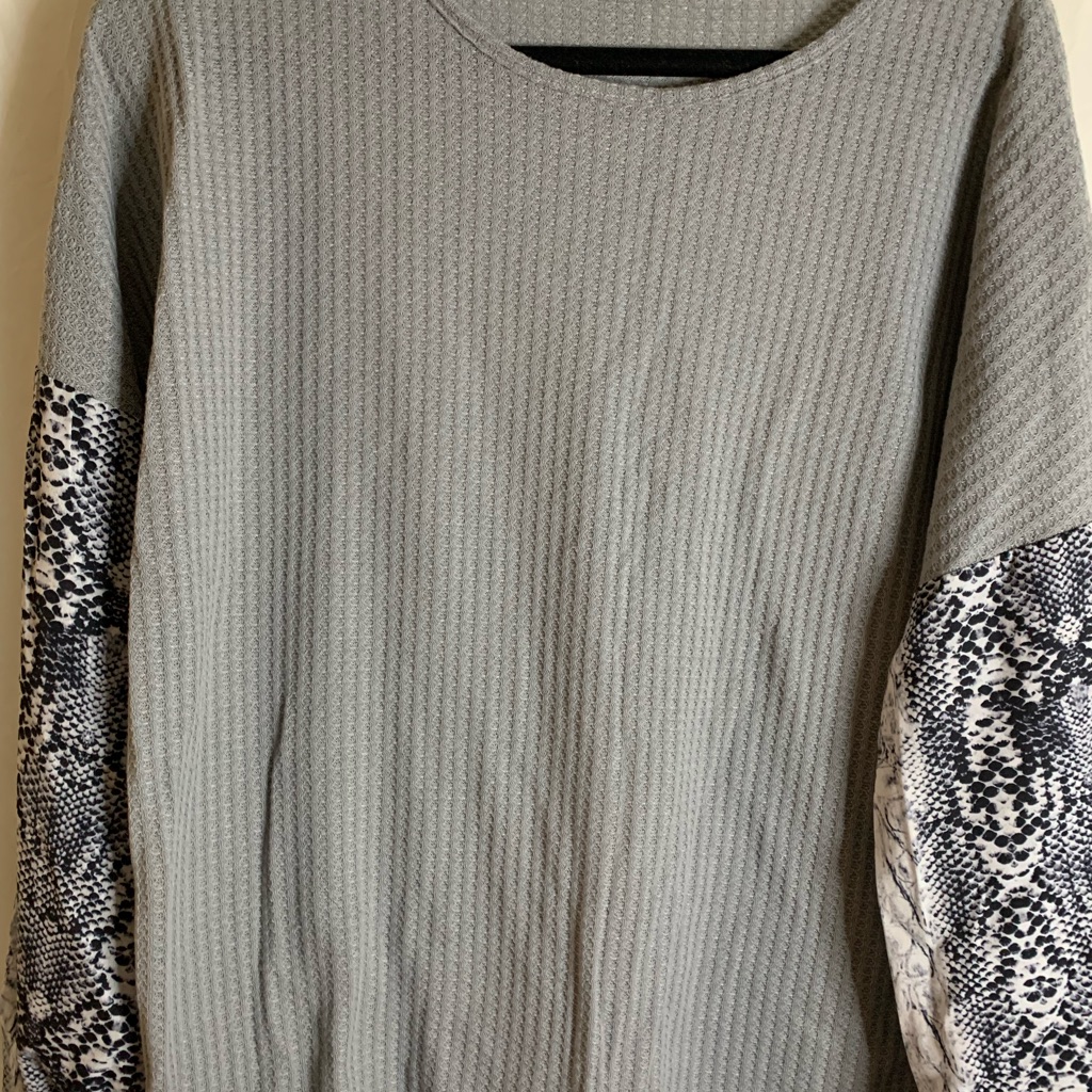 Shein Gray Blouse With Black And White Patterned Sleeves 1xl